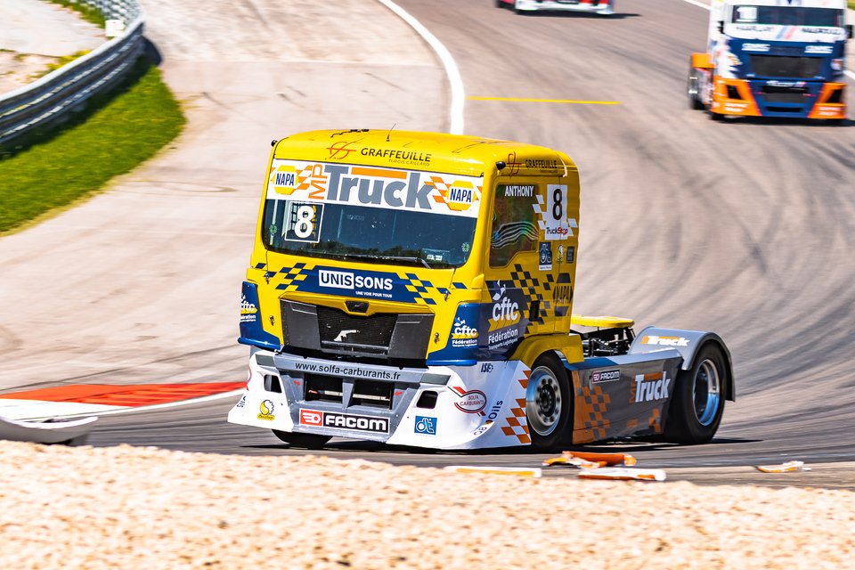Camion #8 Anthony Robineau en course - GP Camions Dijon 2026 - Partenariat Solfa Carburants